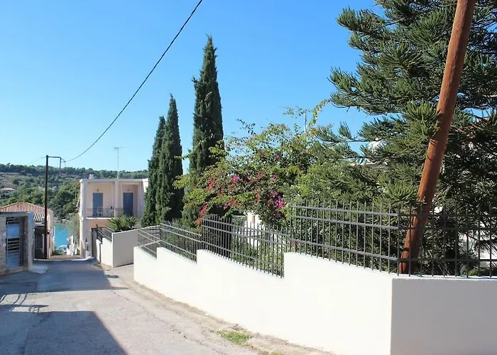 Emeli - Close To Beaches & Downtown Holiday home *