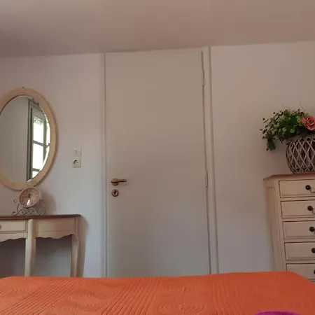 Emeli - Close To Beaches & Downtown *