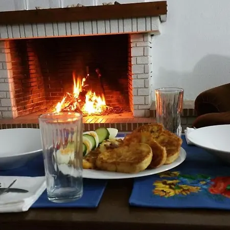 Emeli - Close To Beaches & Downtown