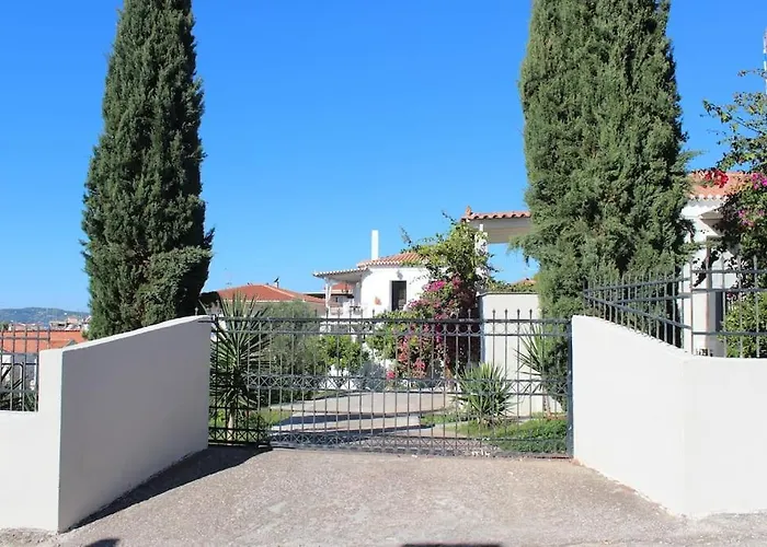 בית נופש Emeli - Close To Beaches & Downtown *