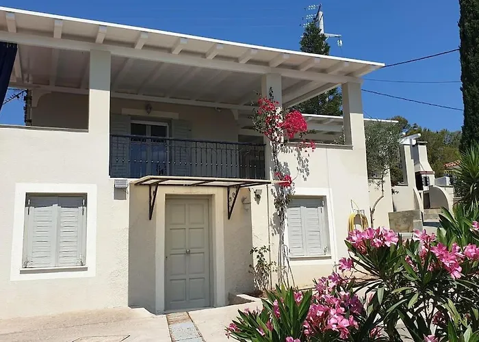 Emeli - Close To Beaches & Downtown *