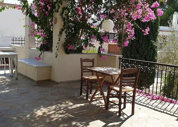 Emeli - Close To Beaches & Downtown